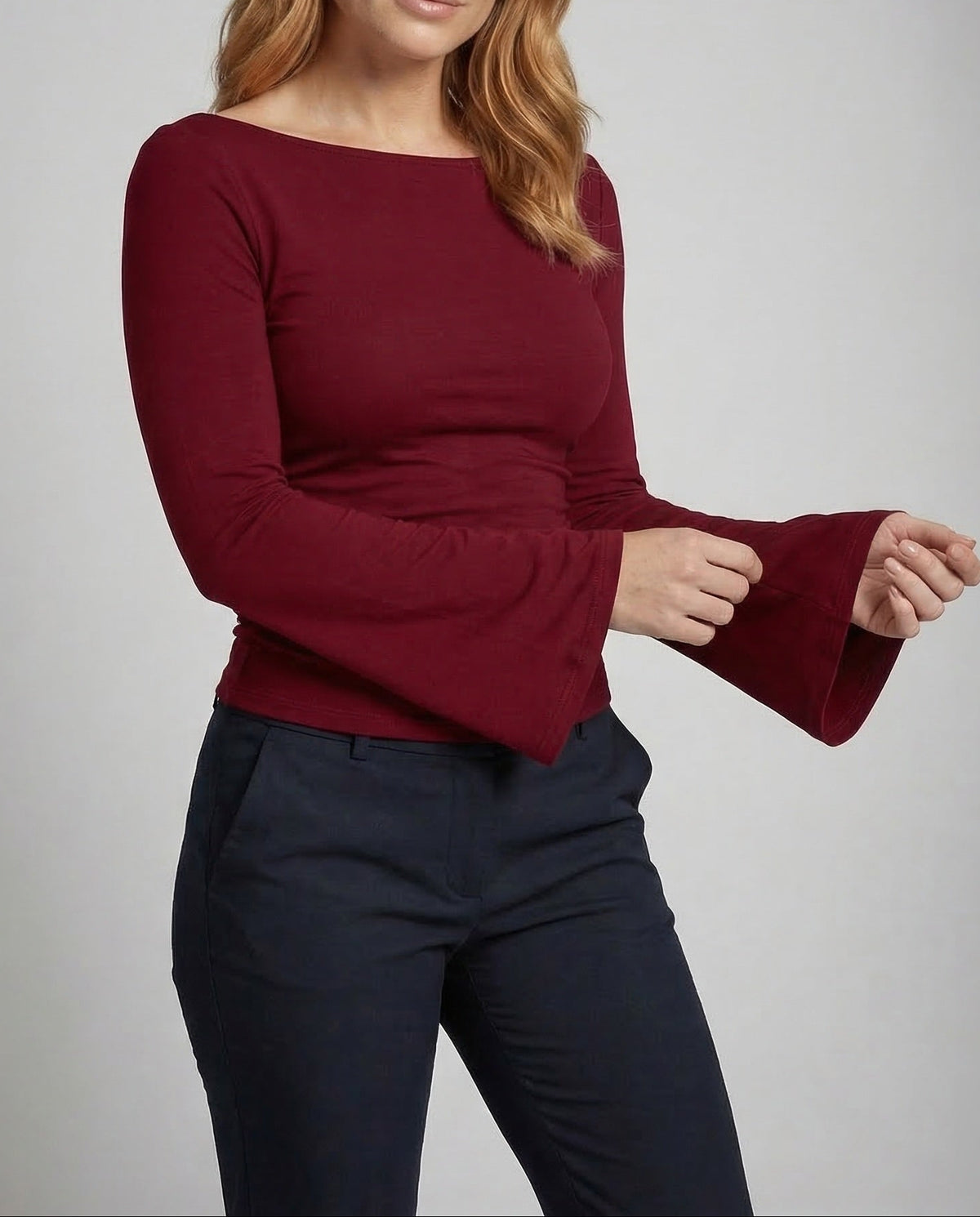 Damenoberteil mit U-Boot-Ausschnitt, geraffter Taille und ausgestellten langen Ärmeln – figurbetonter Schnitt für elegante Freizeitoutfits und Abendgarderobe