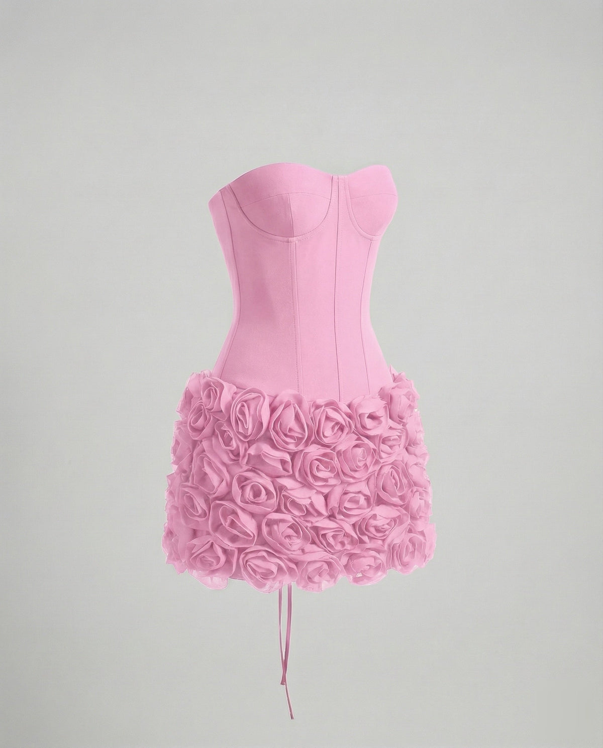 Vestido mini corpete cai-cai para mulher, com corpete modelado e saia com rosetas em relevo – modelo justo e marcante para festas e eventos noturnos