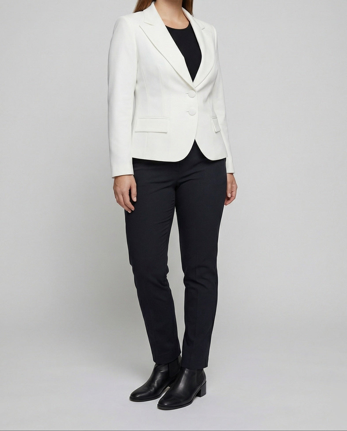 Blazer da donna aderente con due bottoni e orlo curvo – Giacca con revers a lancia per il lavoro e le occasioni formali