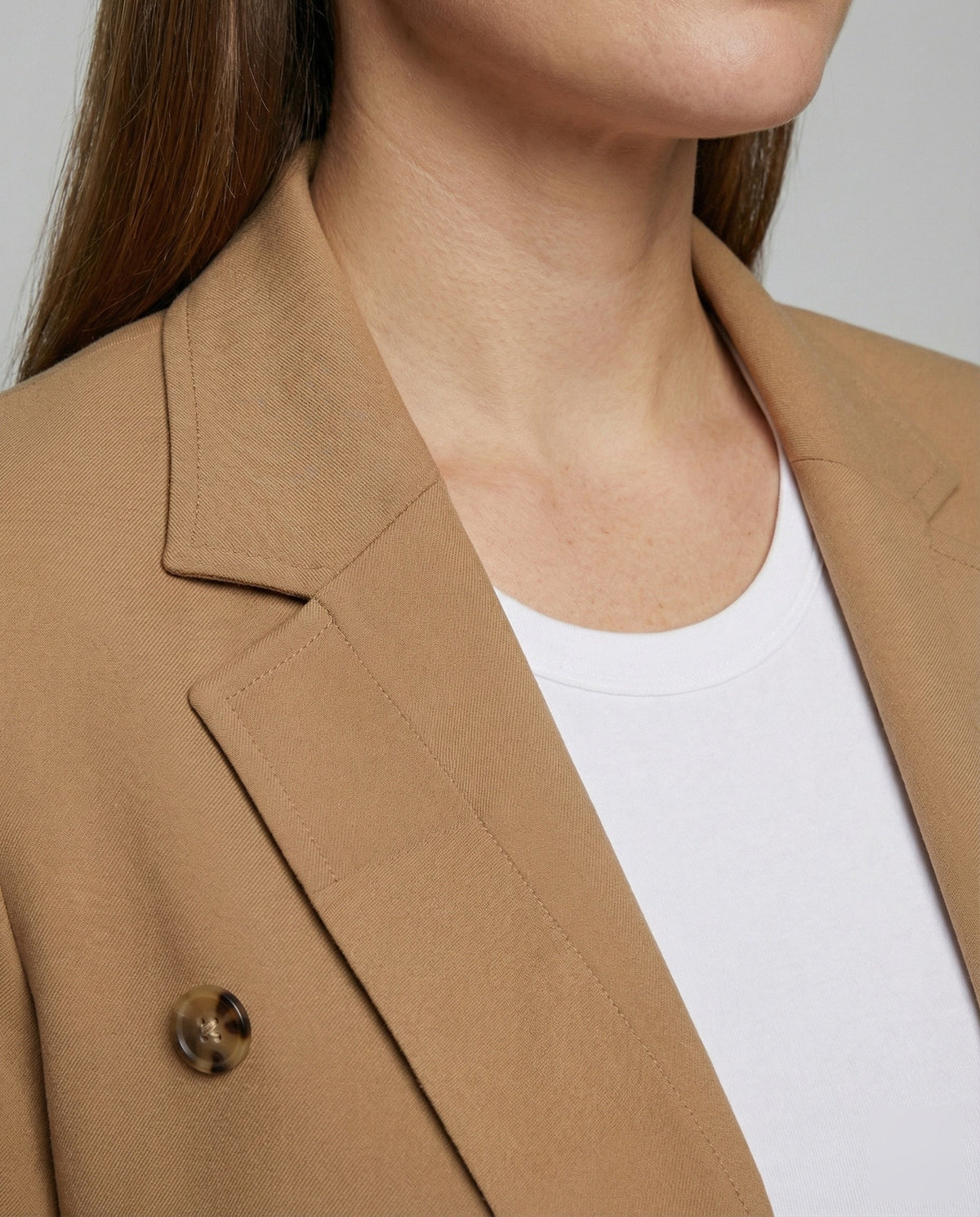 Blazer lungo da donna con un solo bottone e tasche a pattina – Giacca sartoriale slim per look business casual