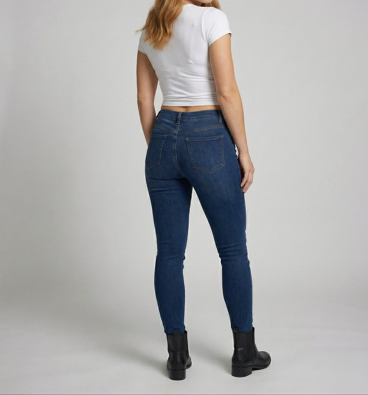 Women’s Crossover V-Neck Crop Top with Ruched Waist – Fitted Short-Sleeve Style for Casual Outfits and Evening Layering