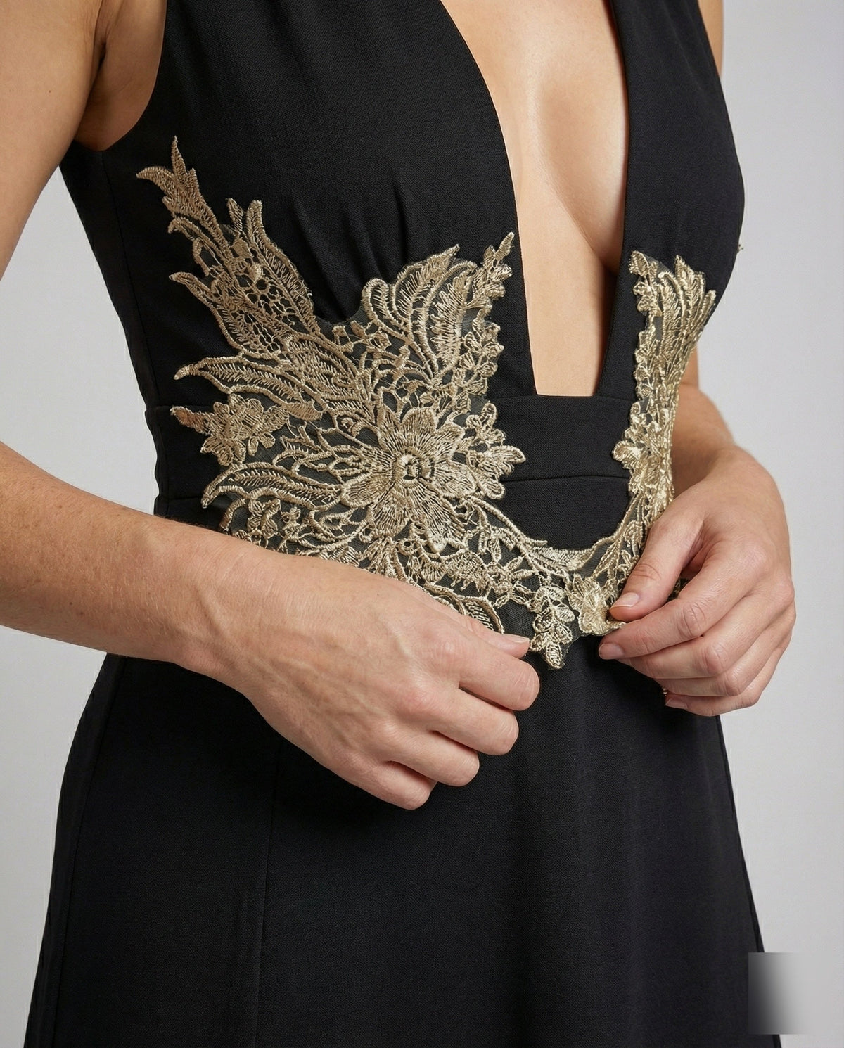 Rochie lungă de seară, cu decolteu în V adânc și ornamente, pentru femei – Rochie elegantă, fără mâneci, în A, cu detalii ornamentale din dantelă în talie, pentru evenimente formale