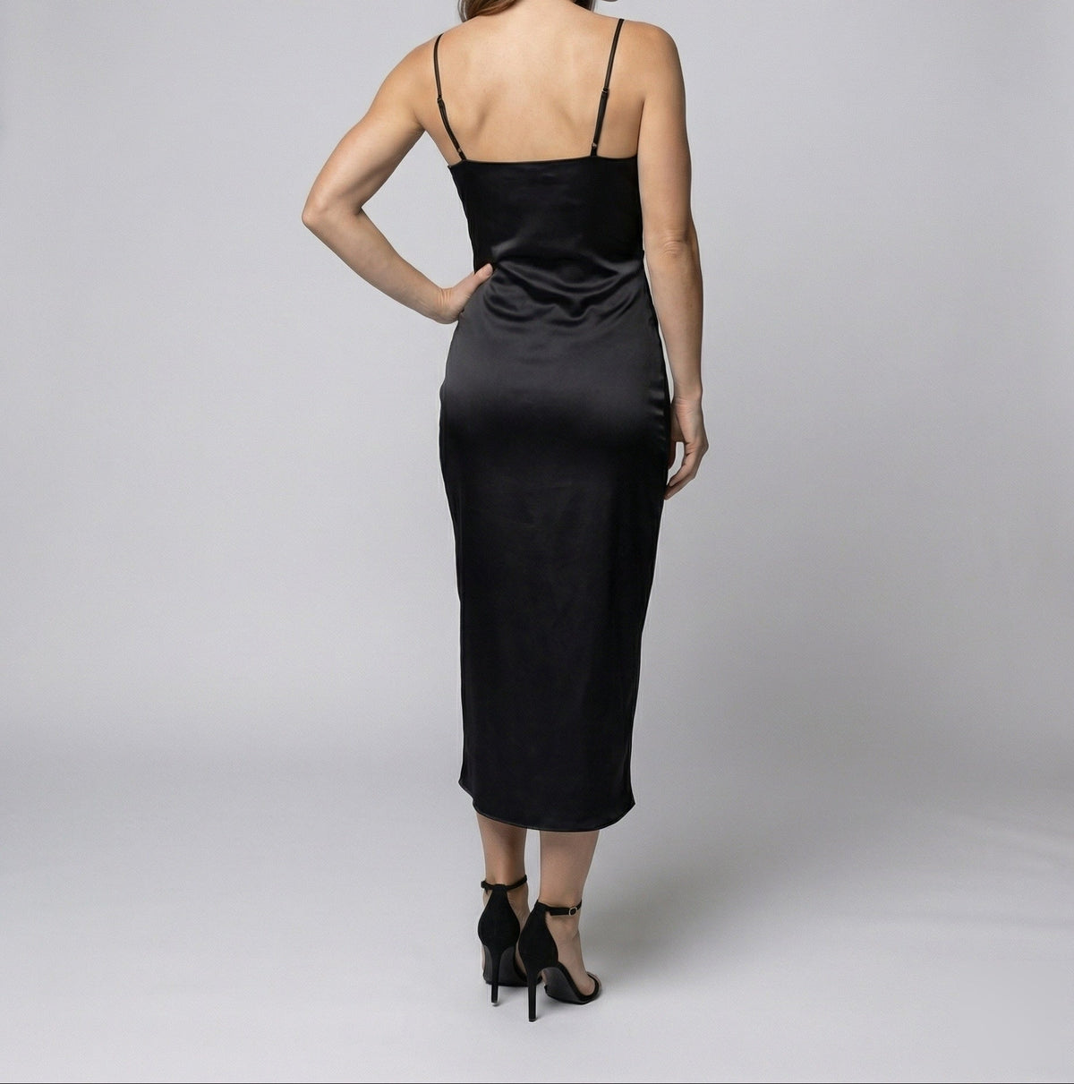 Rochie midi din satin, cu decolteu drapat, pentru femei – Rochie elegantă tip furou, cu bretele subțiri, fustă petrecută drapată și șliț frontal, pentru seri și evenimente de tip cocktail