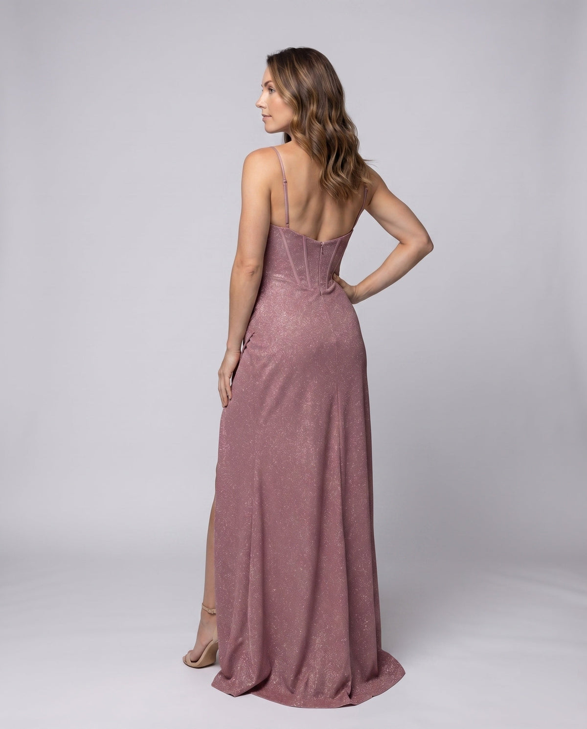 Rochie maxi de seară de damă cu sclipici – decolteu drapat tip cowl, corsaj în stil corset și crăpătură pe coapsă, pentru ocazii formale
