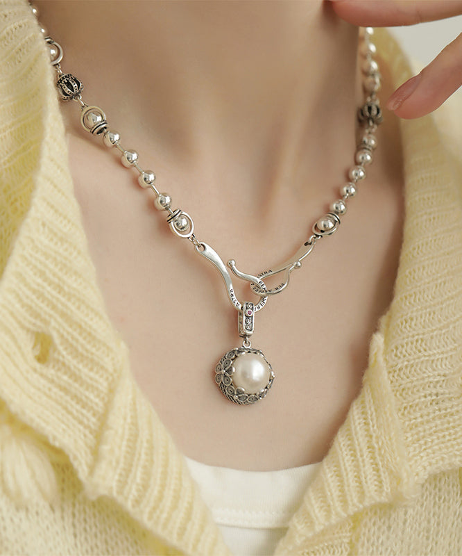 Women’s Vintage Pearl Pendant Necklace – Sterling Silver Beaded Chain with Ornate Retro Drop Charm for Day and Occasion Wear