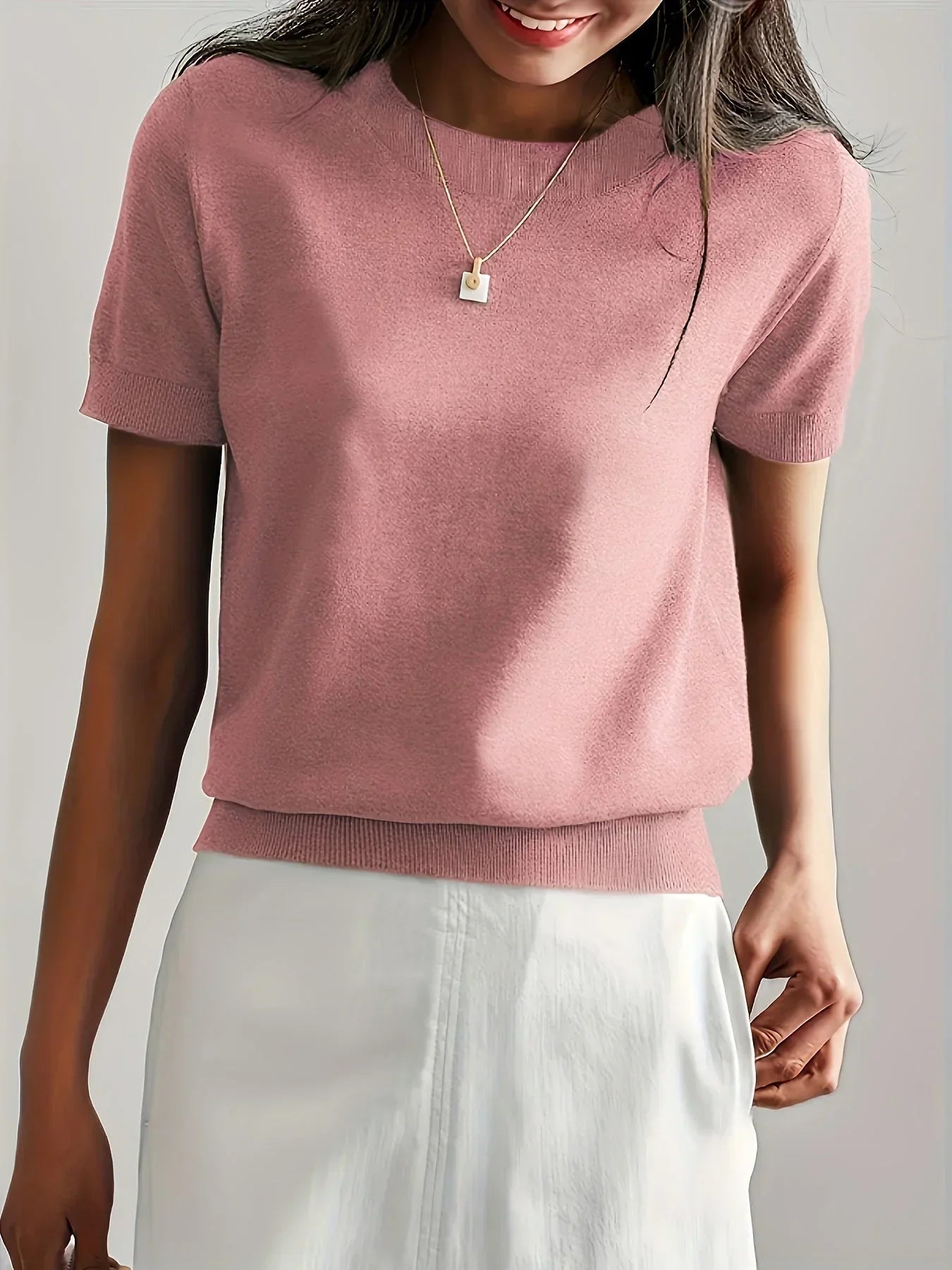 Camisola de Malha Fina para Mulher com Mangas Curtas e Acabamento em Riscas