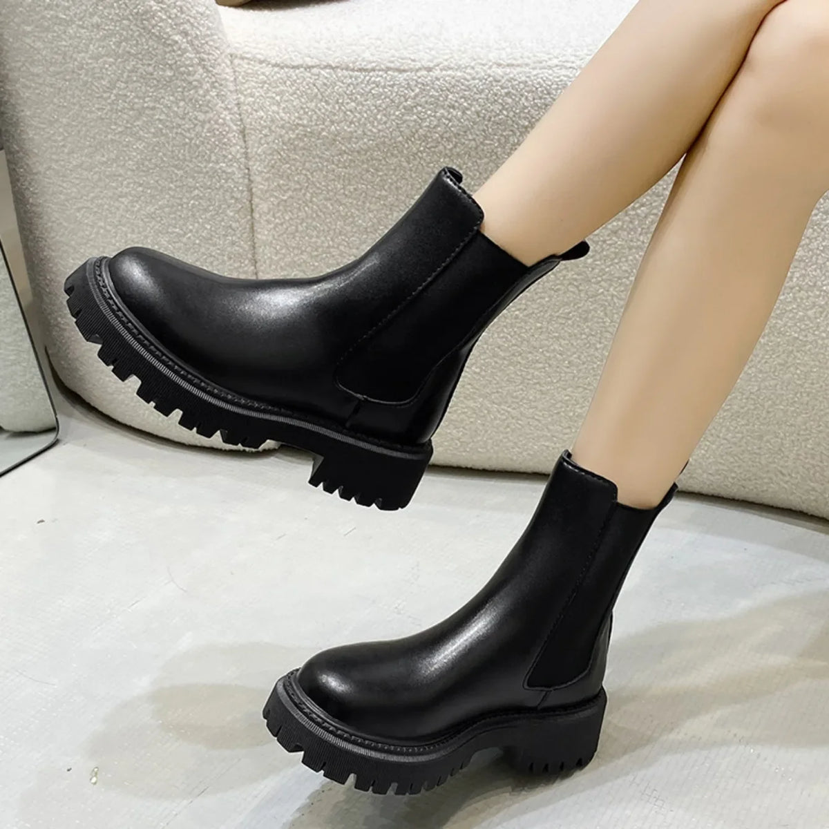 Women’s Chunky Chelsea Boots – Thick Sole Ankle Boots for Autumn and Winter Everyday Wear