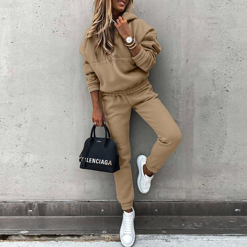 Women’s Pullover Hoodie and Jogger Tracksuit Set – Relaxed Two-Piece Active Style