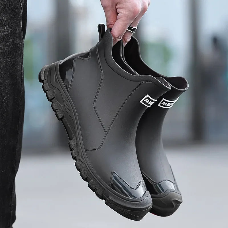 Wasserdichte Slip-On-Regenstiefel für Herren – Outdoor-Gummistiefel mit rutschfester Profilsohle