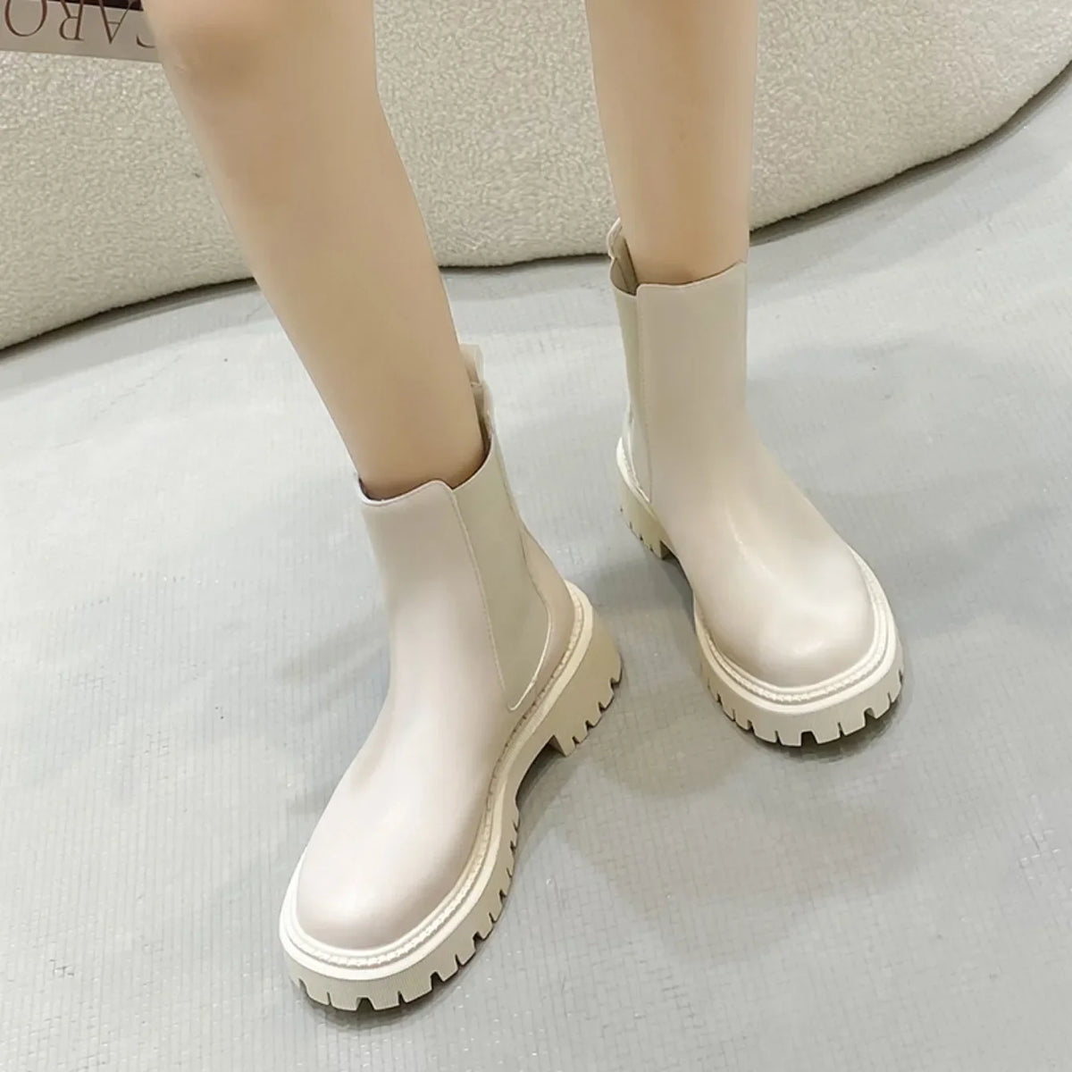 Women’s Chunky Chelsea Boots – Thick Sole Ankle Boots for Autumn and Winter Everyday Wear