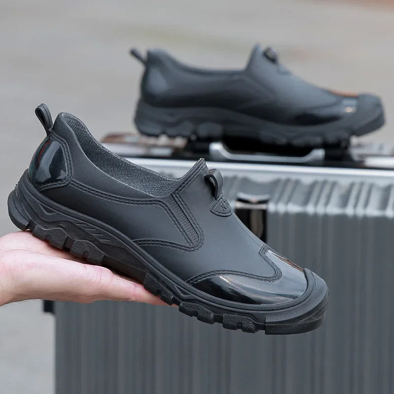 Wasserdichte Slip-On-Regenstiefel für Herren – Outdoor-Gummistiefel mit rutschfester Profilsohle