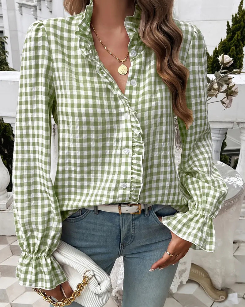 Damenbluse mit Vichy-Karo und Rüschen – Langarmhemd mit Knopfleiste, Rüschenkragen und ausgestellten Manschetten für Frühling und Sommer