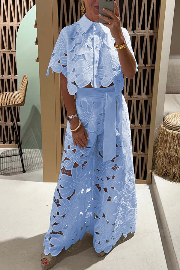 Dámská souprava s potištěnými kalhotami se širokými nohavicemi – lehký dvoudílný outfit pro letní příležitosti
