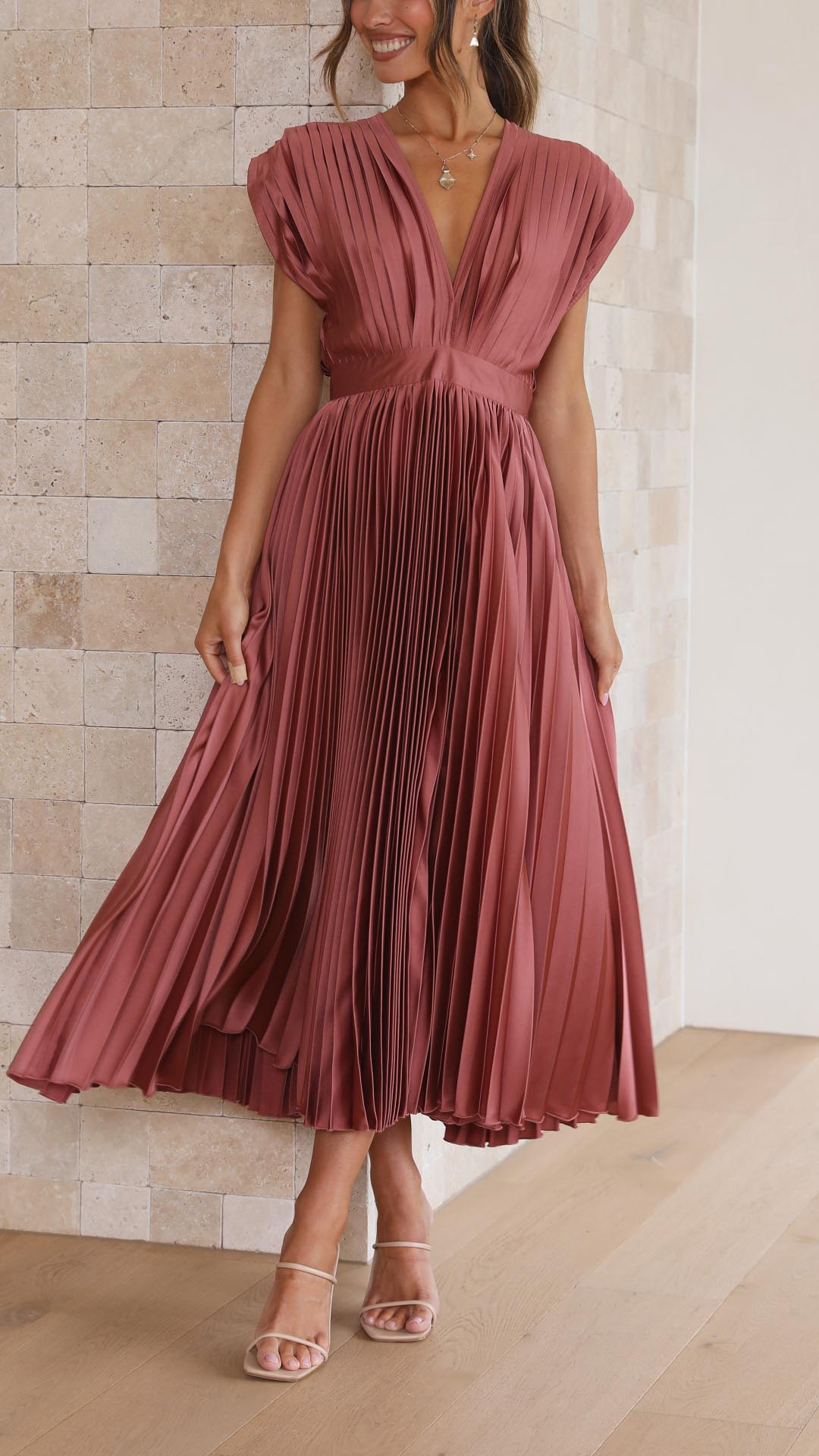 Vestido Midi Plissado de Cetim para Mulher com Decote em V Drapeado