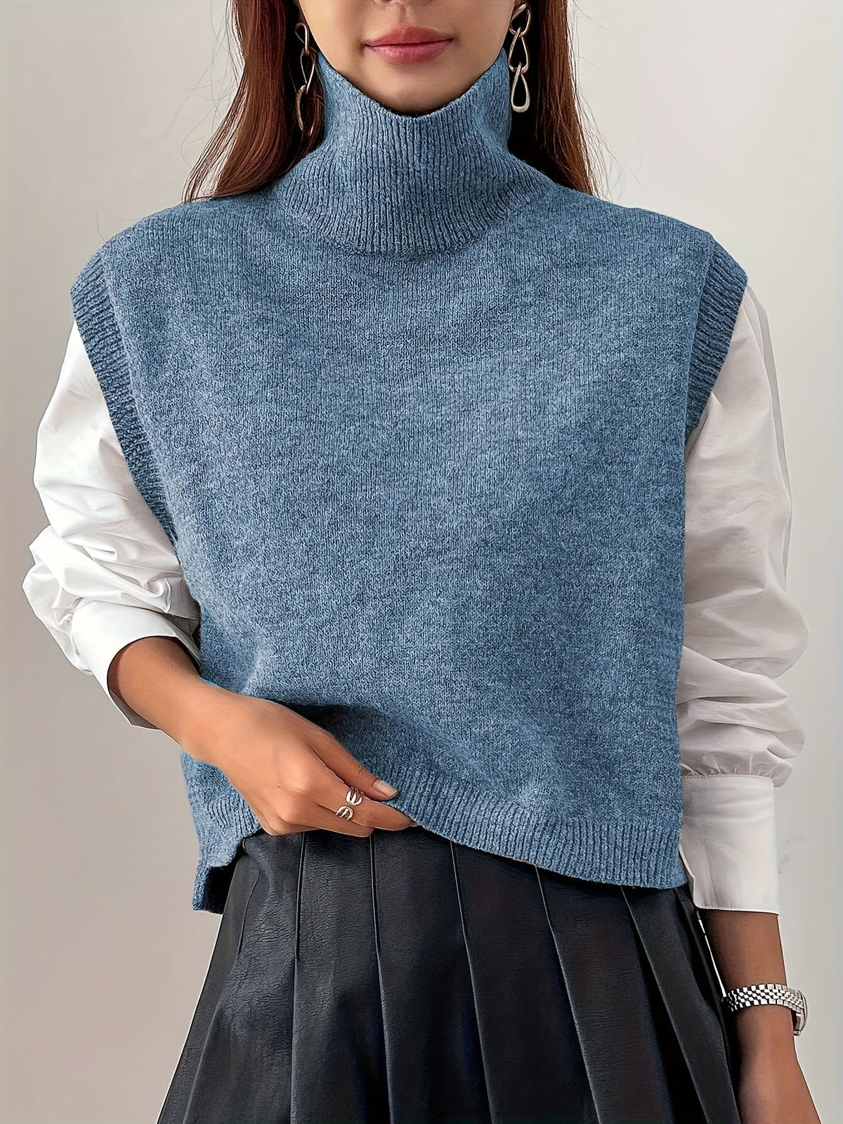 Vestă tricotată cu guler înalt pentru femei, cu borduri reiate și despicături laterale - strat lejer fără mâneci, pentru ținute clasice de zi cu zi și smart casual