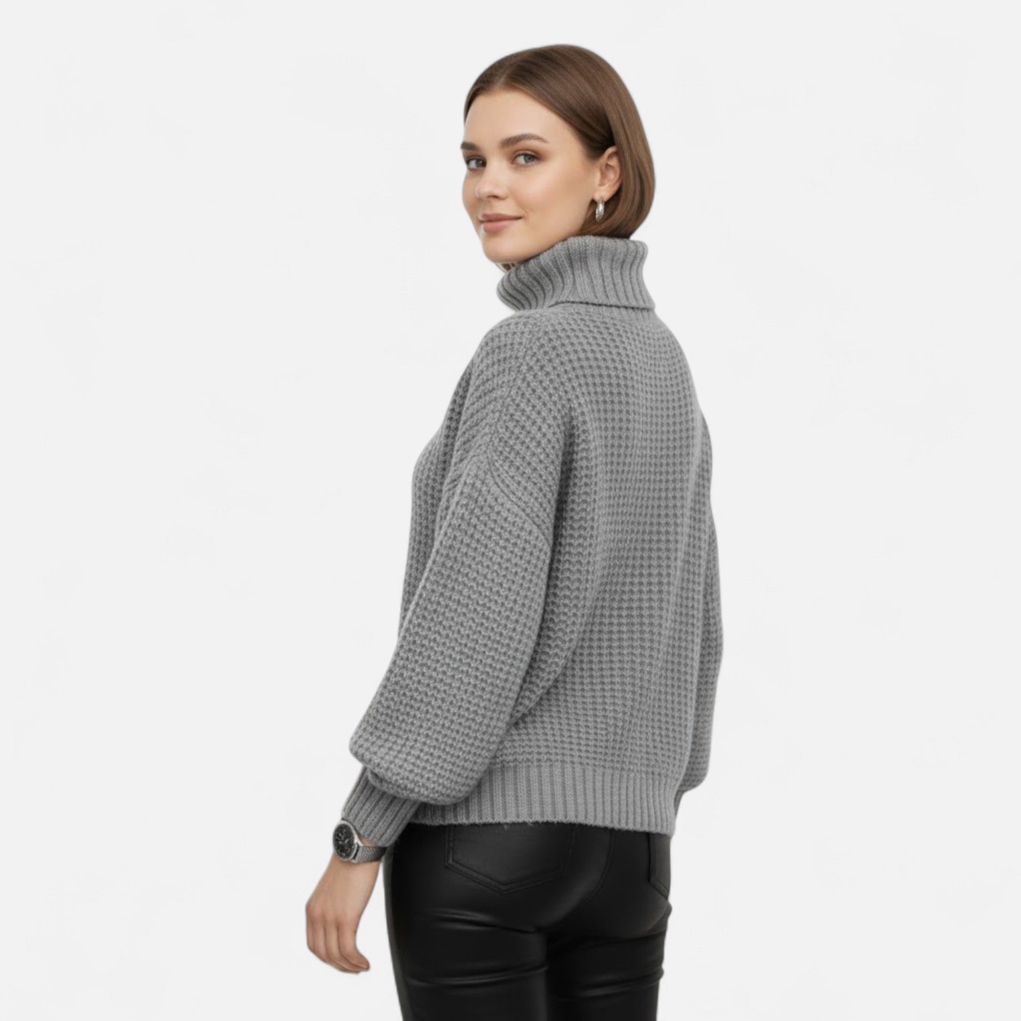 Valmonti | Women’s Wool-Blend Turtleneck Sweater – Classic Knit