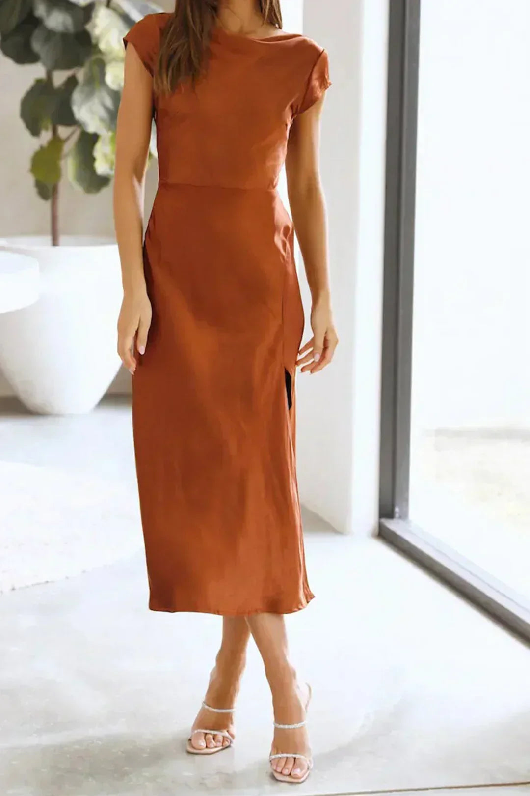 Women’s Minimalist Midi Dress – Fluid Short-Sleeve Style for Summer Evenings