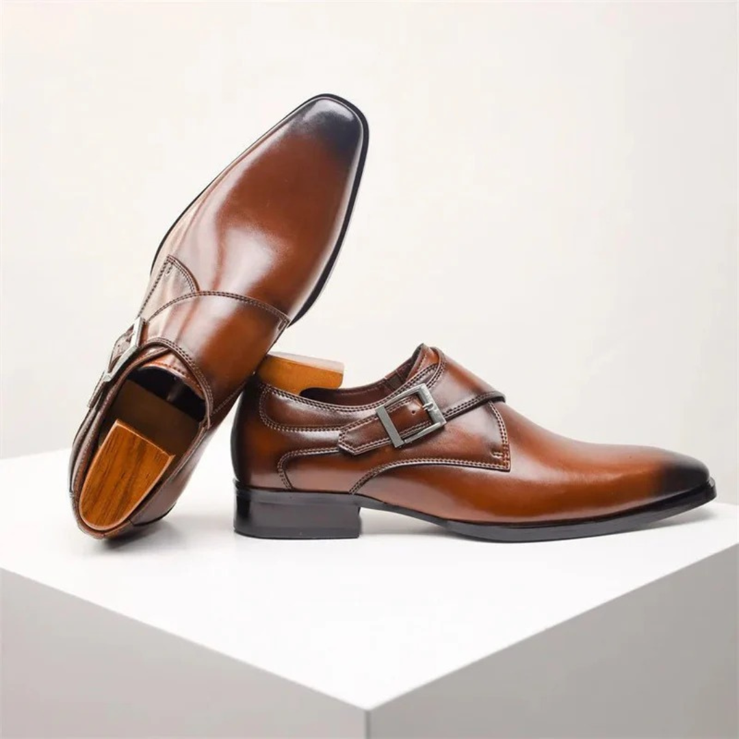 Męskie eleganckie buty typu single monk strap – formalne obuwie zapinane na klamrę do pracy w biurze i na spotkania biznesowe