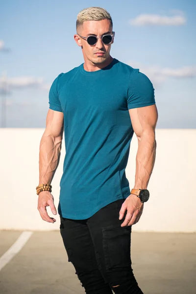 Herre Deep Cut Essential T-shirt – Strækbar, Åndbar, Komfortabel, Stilfuld, Atletisk, Hverdagspasform