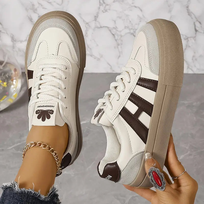 Dámské retro tenisky na platformě - nízké šněrovací boty s kontrastními panely pro cestování, víkend, městské nošení, volný čas a každodenní styling