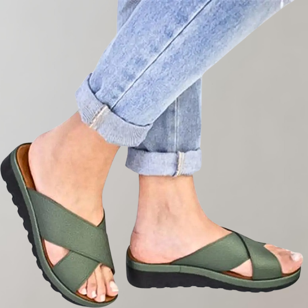 Women’s Cross-Strap Platform Sandals – Slip-On Open-Toe Summer Shoes for Holidays Travel Beach Days Shopping Weekend Outings and Casual Everyday Styling