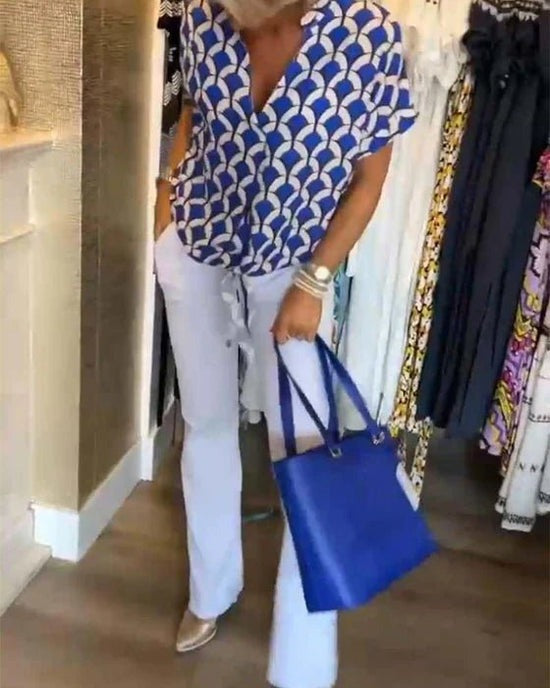 Women’s Geometric Print V-Neck Blouse – Relaxed Three-Quarter Sleeve Style for Work and Leisure