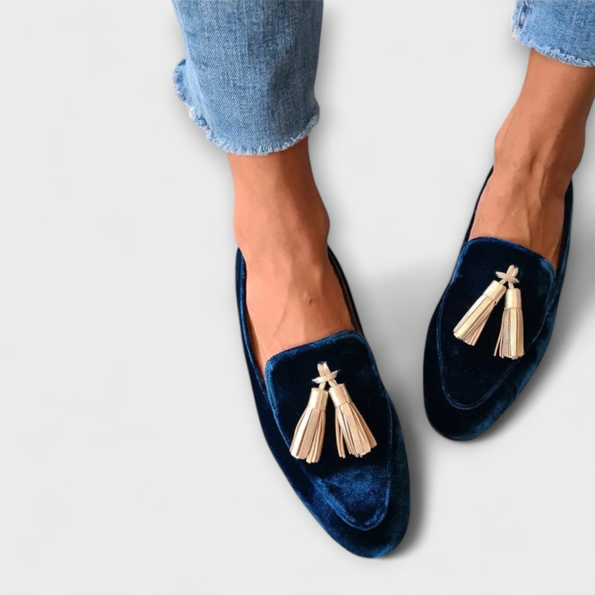 Γυναικεία μοκασίνια slip on άνετα επίπεδα παπούτσια κομψά στυλάτα με φούντα έξυπνα casual καθημερινά υποδήματα