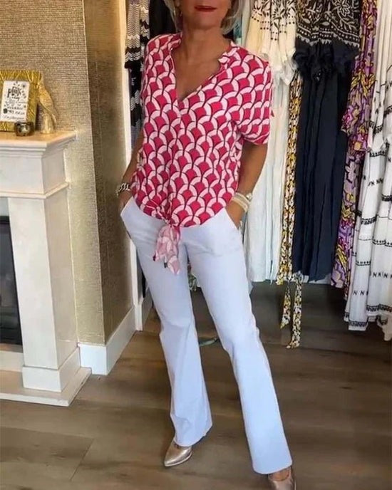 Women’s Geometric Print V-Neck Blouse – Relaxed Three-Quarter Sleeve Style for Work and Leisure
