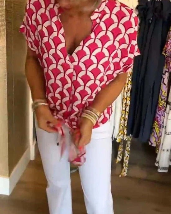 Women’s Geometric Print V-Neck Blouse – Relaxed Three-Quarter Sleeve Style for Work and Leisure