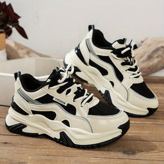 Γυναικεία Chunky Sneakers με Πλατφόρμα, Αντιθετικές Πλάγιες Επιφάνειες και Κορδόνια