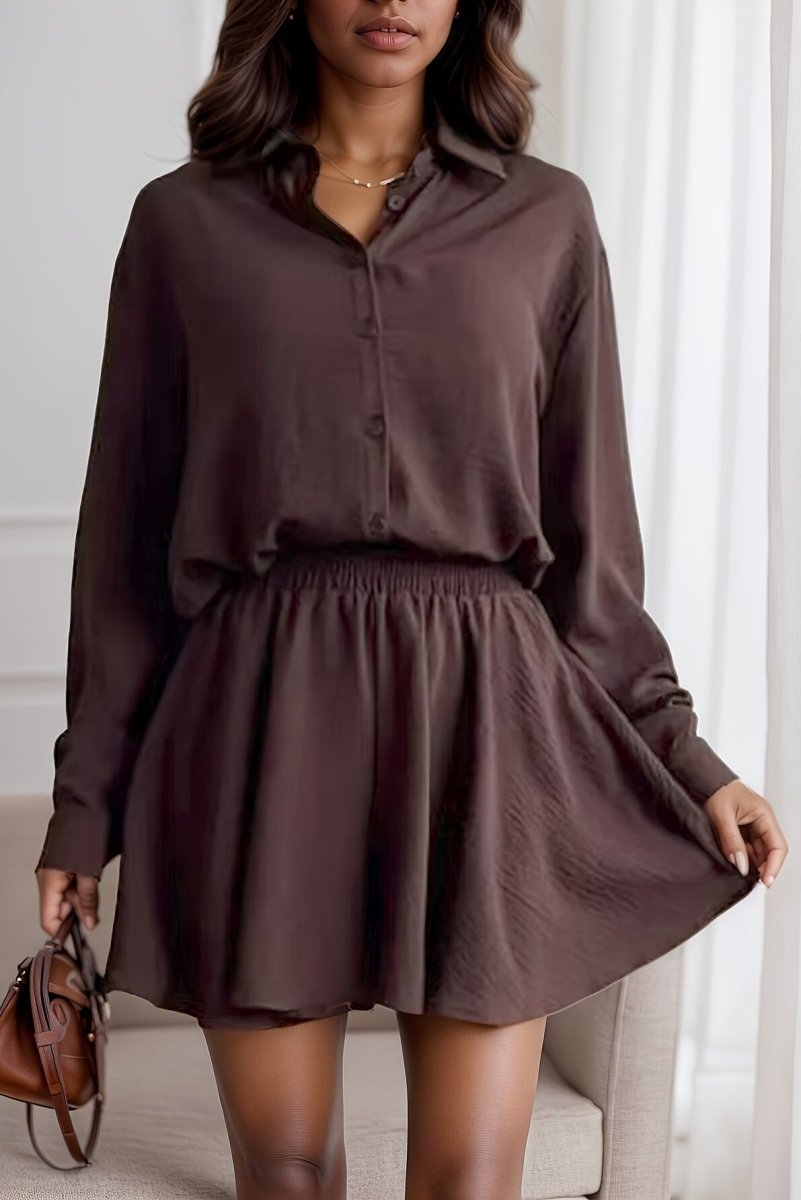 Elegante dameset met blouse met lange mouwen en uitlopende minirok – losvallend overhemd met knoopsluiting aan de voorkant en rok met elastische taille voor smart casual