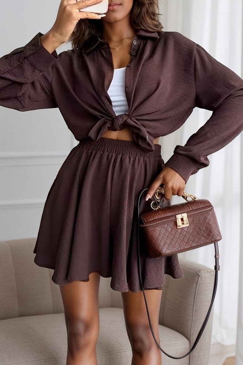 Elegante dameset met blouse met lange mouwen en uitlopende minirok – losvallend overhemd met knoopsluiting aan de voorkant en rok met elastische taille voor smart casual