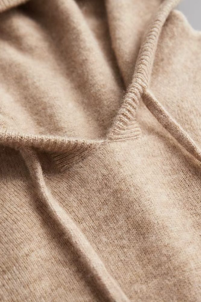 Strikket hættetrøje til mænd - pullover med snøre og ribkanter til afslappet lag-på-lag i koldt vejr