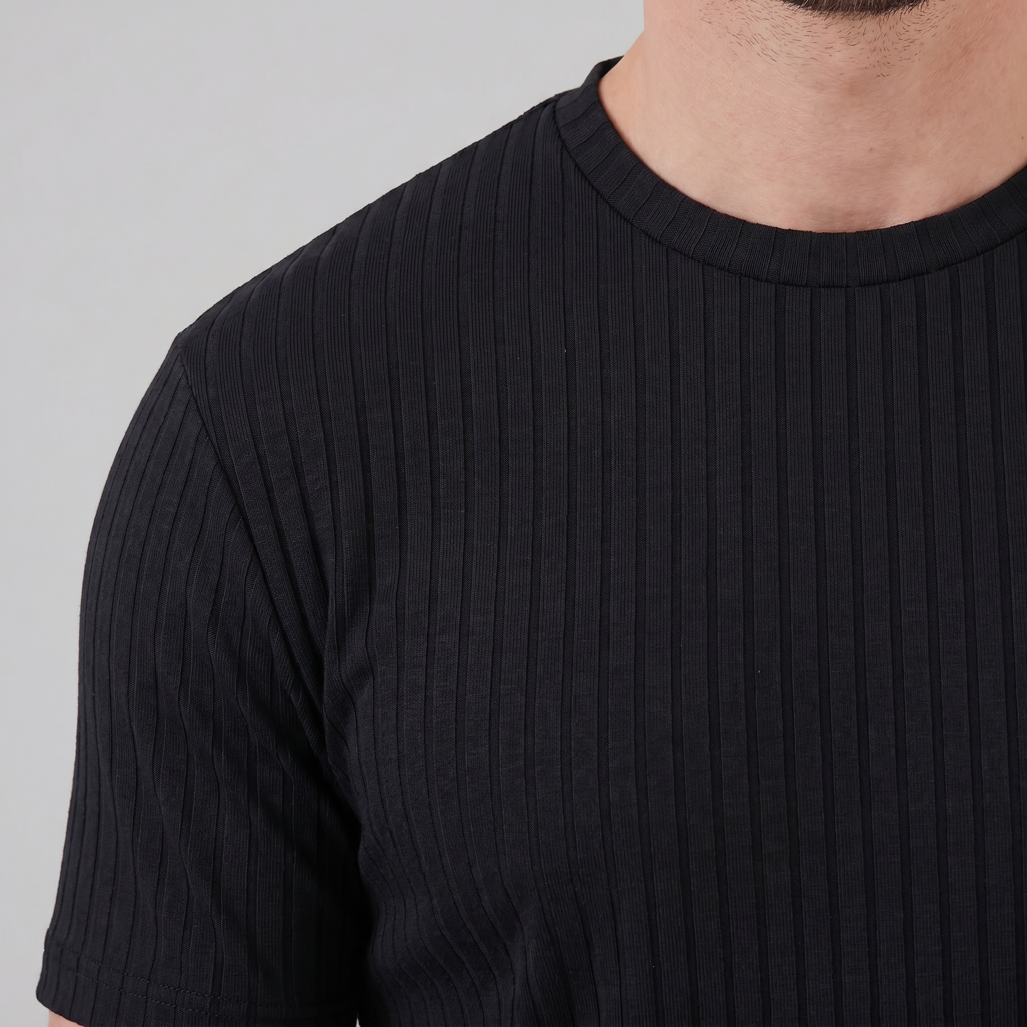 T-shirt da uomo a coste con scollo rotondo, vestibilità slim
