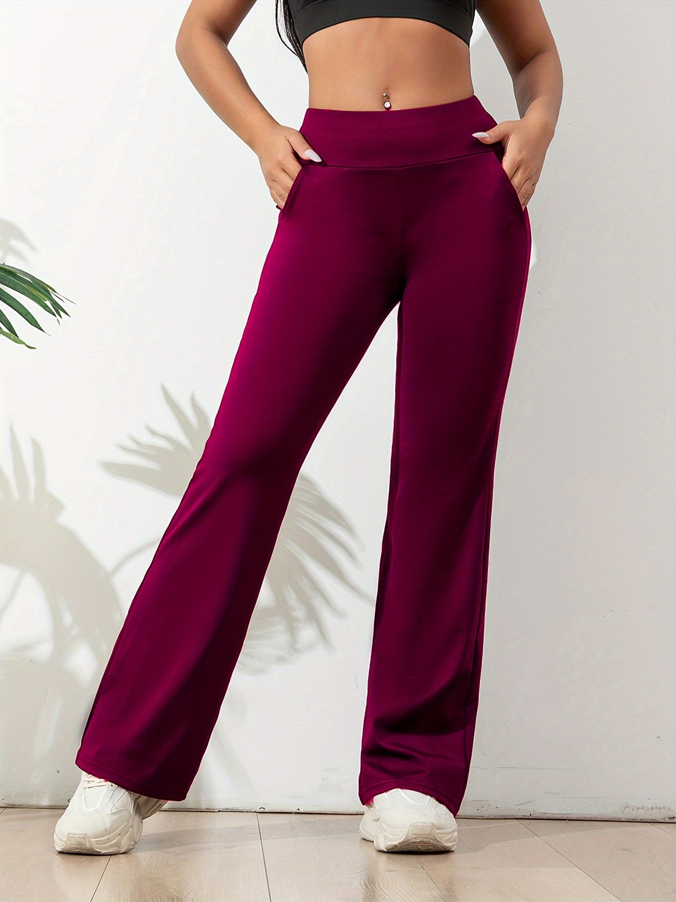 StWomen’s Stretch Sports Trousers with Flared Leg Elastic Waist Comfortable Activewear Casual Everyday Wearretchy dames sportbroek in effen kleur