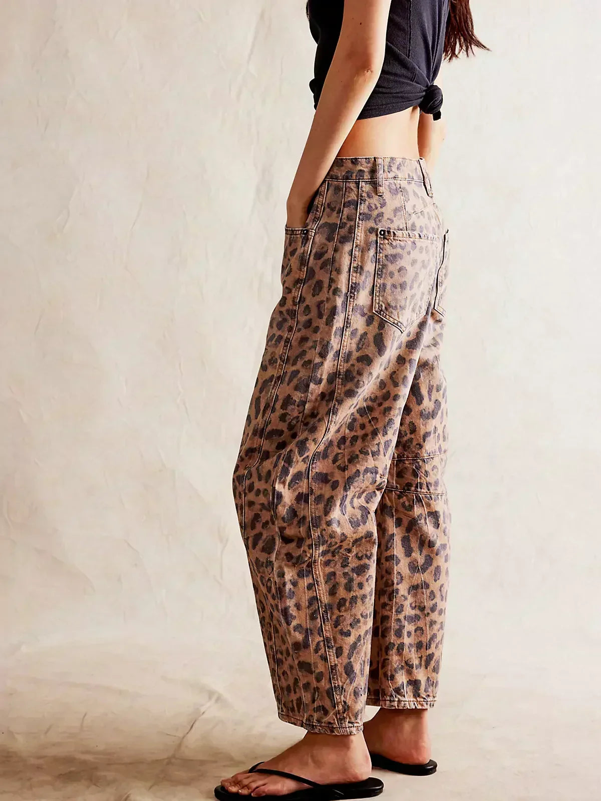 Vaqueros de pierna de barril con estampado animal para mujer - Pantalones vaqueros cortos de corte relajado con estampado de leopardo para looks urbanos informales de fin de semana, viajes, salidas informales y estilos cotidianos llamativos