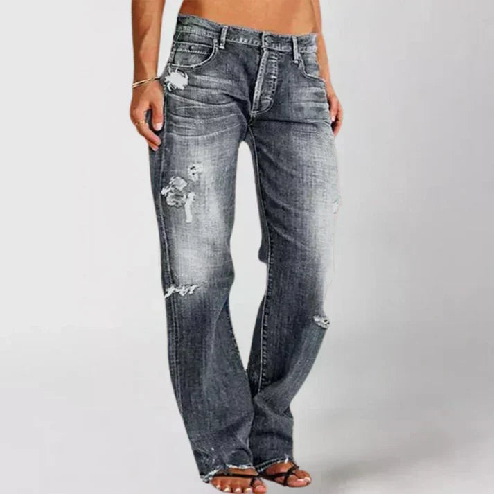 Women’s Low-Rise Distressed Relaxed Jeans – Full-Length Stretch Denim with Worn Detailing for Casual Weekend Travel Streetwear and Everyday Transitional Styling