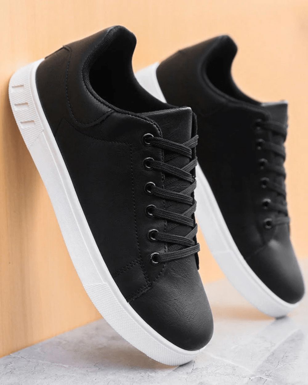 Herresneakers i læder med lav ankel – klassiske, stilfulde hverdagssko til smart casual-look