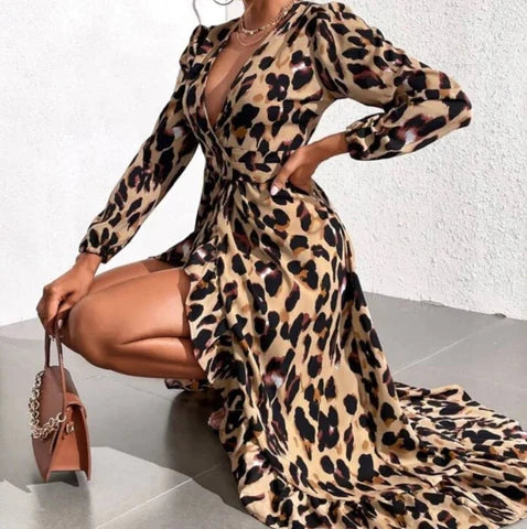 Damekjole med leopardprint – Elegant V-hals, A-formet midi, stilfuld afslappet festkjole