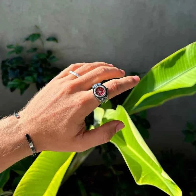 Reloj de anillo de cuarzo ajustable para hombre - Reloj de dedo de metal pulido con esfera compacta para el uso diario y las noches