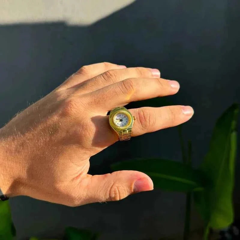 Reloj de anillo de cuarzo ajustable para hombre - Reloj de dedo de metal pulido con esfera compacta para el uso diario y las noches