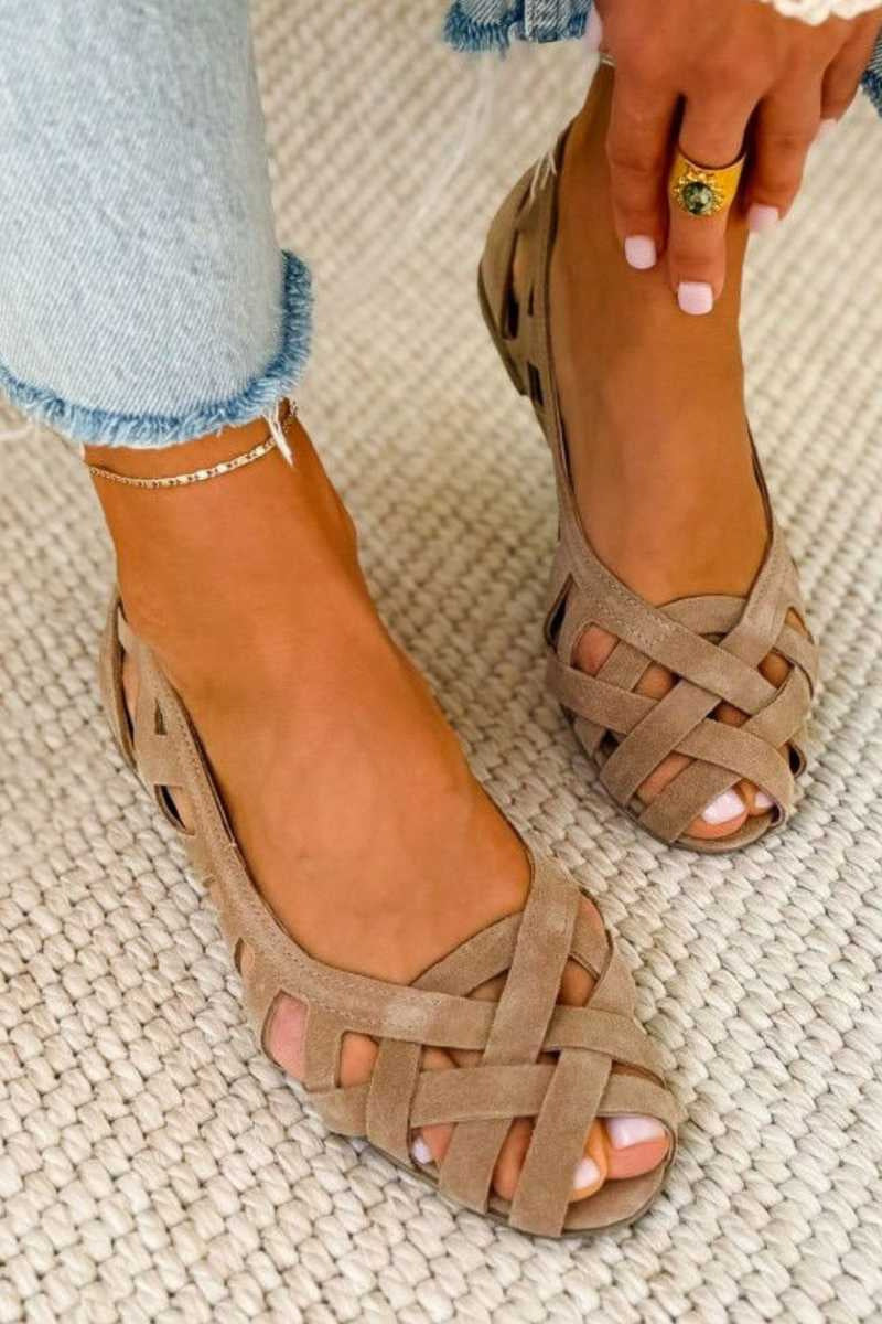 Women’s Woven Closed-Toe Flat Sandals – Cutout Comfort Style for Summer Travel Everyday Walking Casual City Outings and Relaxed Seasonal Dressing