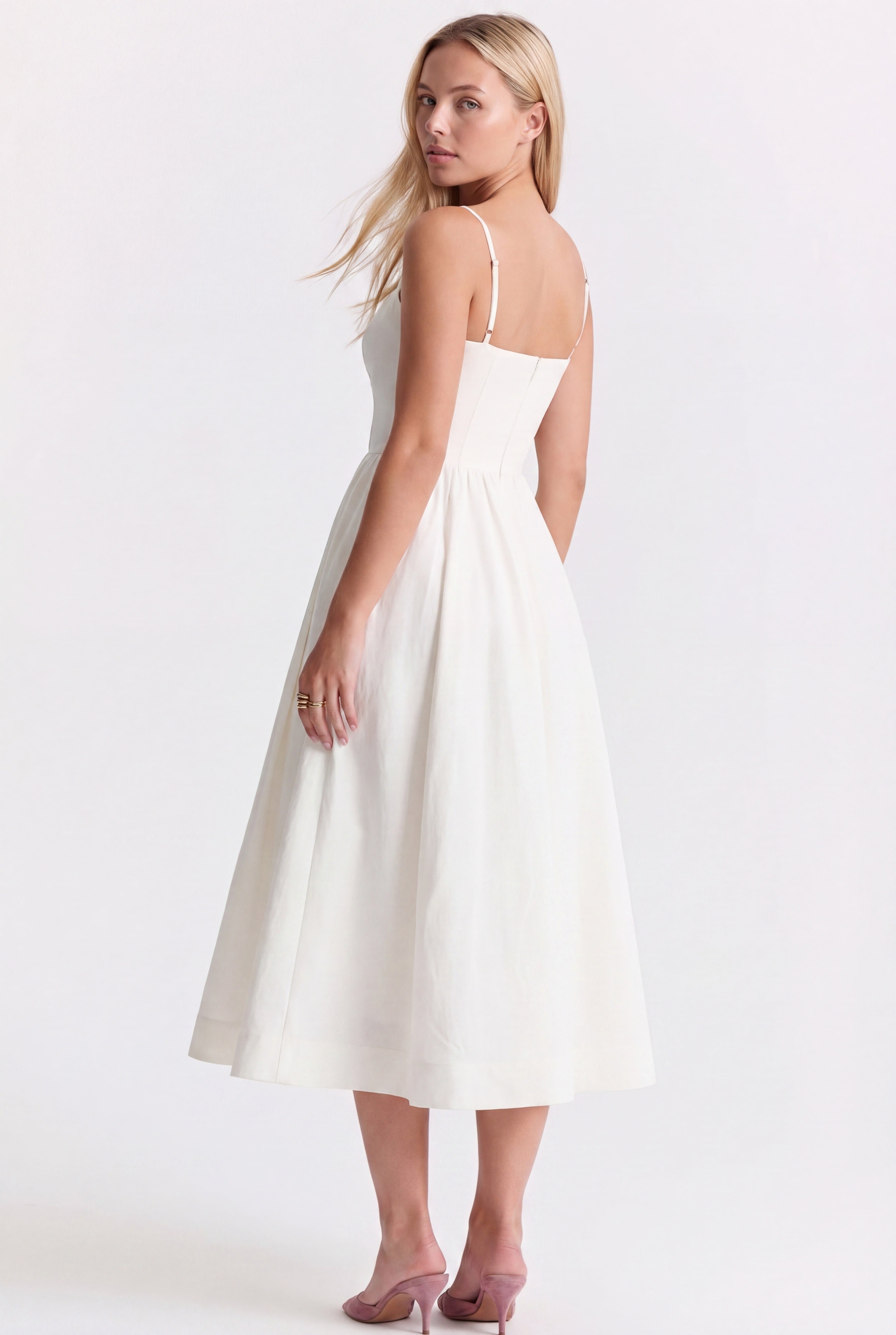 Vestido midi para mujer con cuerpo ajustado, falda acampanada y diseño de tirantes