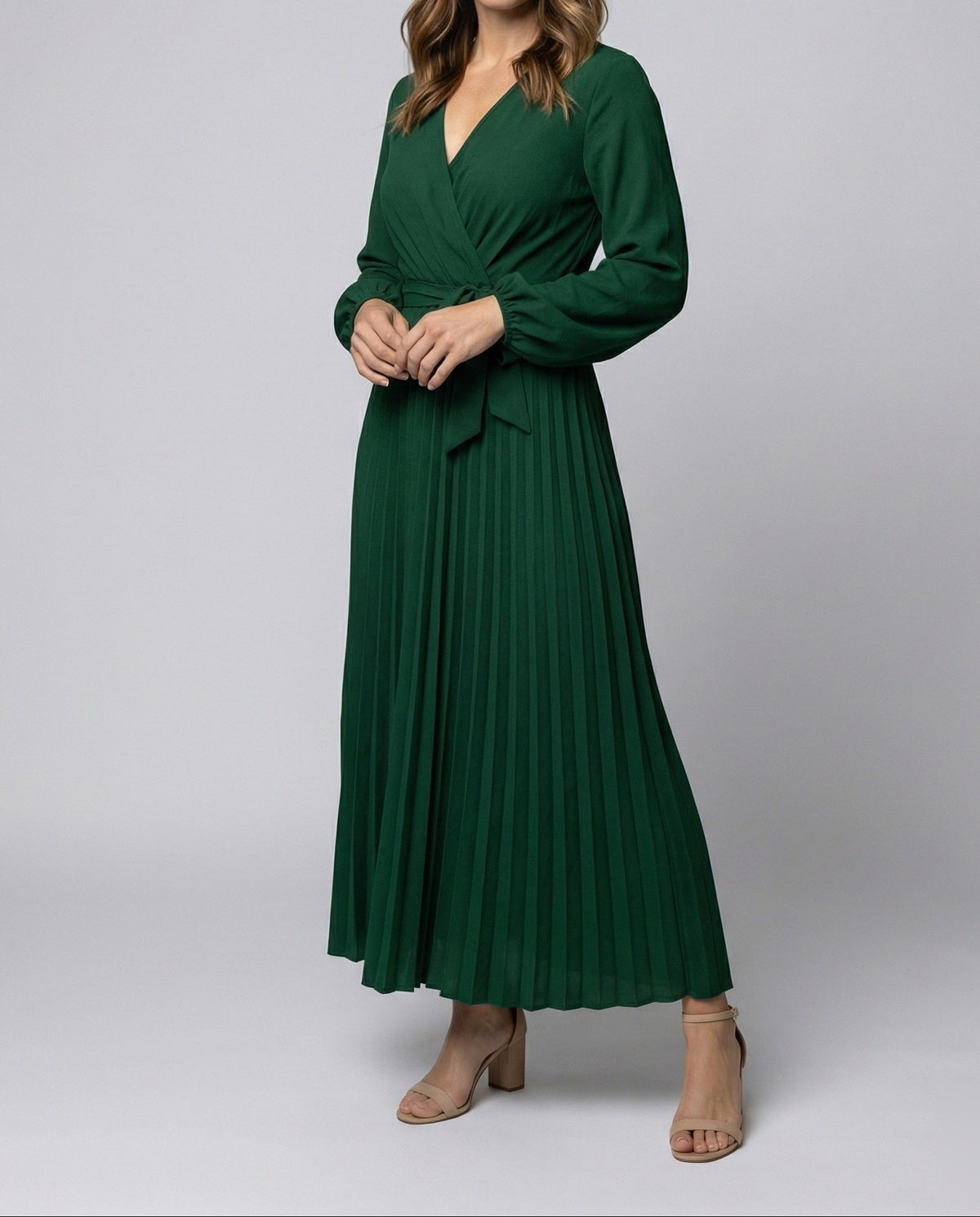 Vestido largo plisado de mujer con escote cruzado y cintura con lazo - mangas largas abullonadas para ocasiones elegantes