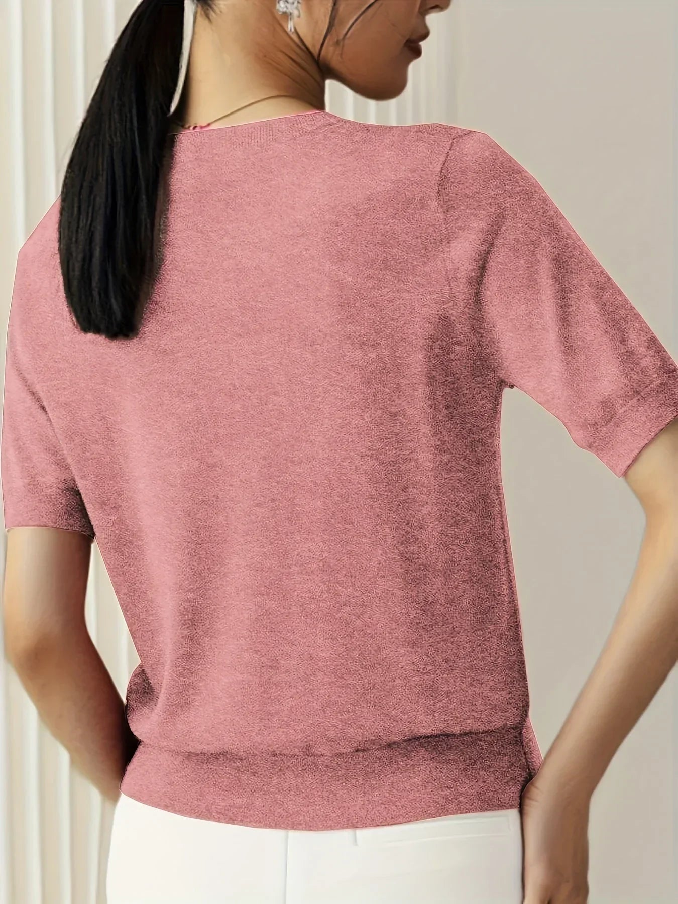 Camisola de Malha Fina para Mulher com Mangas Curtas e Acabamento em Riscas