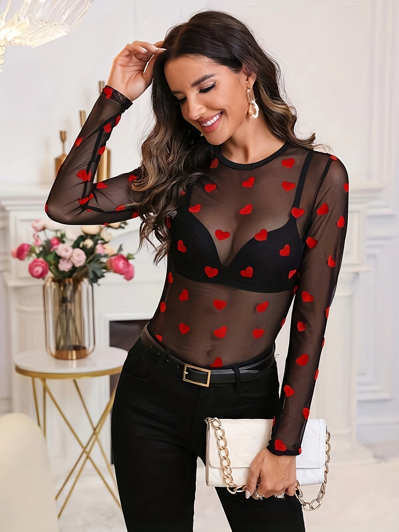 Top donna a manica lunga con motivo a cuore, scollo rotondo, misto cotone e stile romantico quotidiano