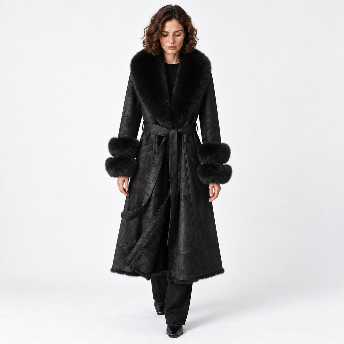 Damen-Langmantel mit Kunstpelzbesatz – Elegante Oberbekleidung mit Gürtel für winterliche Kälte