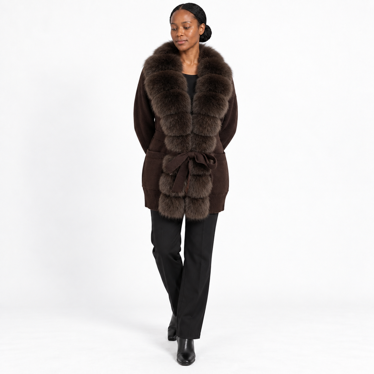 Lang gebreid vest voor dames met bontrand - stijl met ceintuur en zakken voor elegante laagjes in de herfst en winter