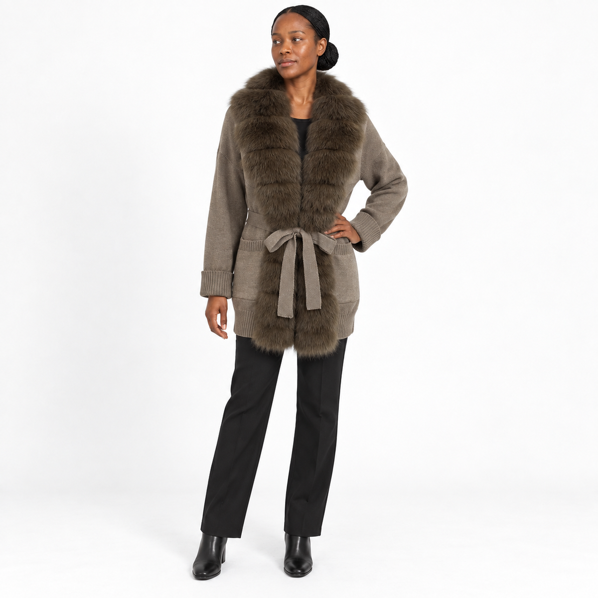 Lang gebreid vest voor dames met bontrand - stijl met ceintuur en zakken voor elegante laagjes in de herfst en winter