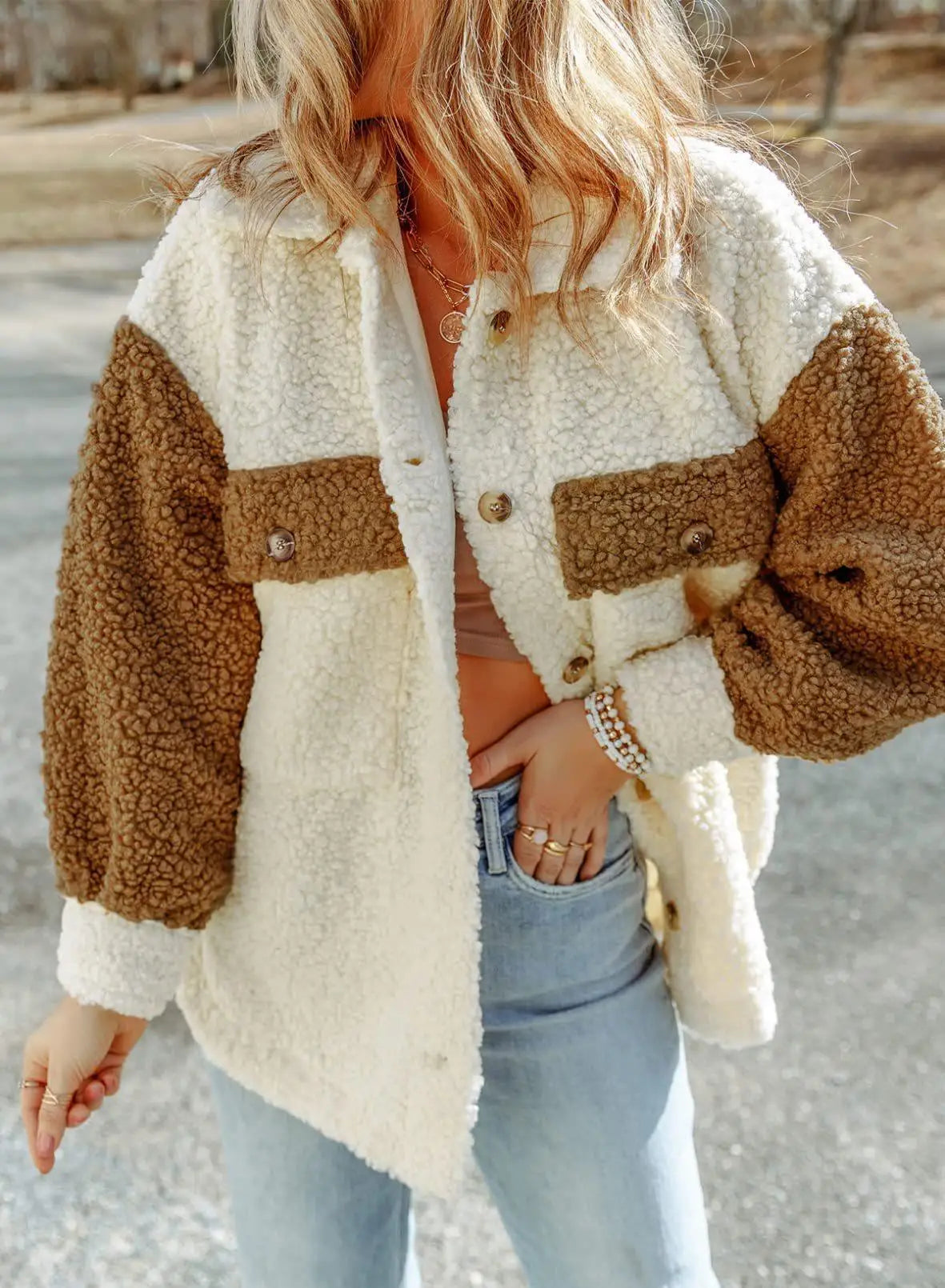 Women’s Oversized Teddy Fleece Shacket – Colour-Block Button-Up Jacket with Chest Pockets for Cosy Winter Casual Layering